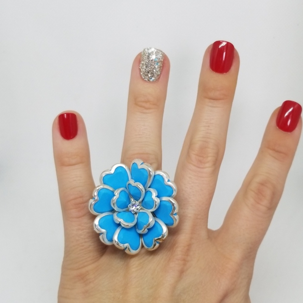 Handcrafted Floral statement ring - Picture 4 of 5